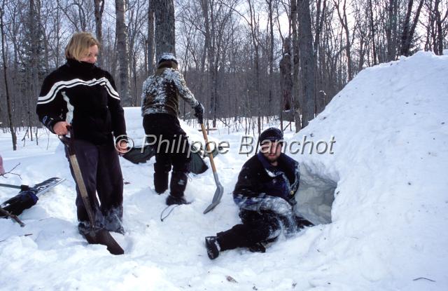 canada ontario  28.JPG - Construction d'un iglooOntarioCanada